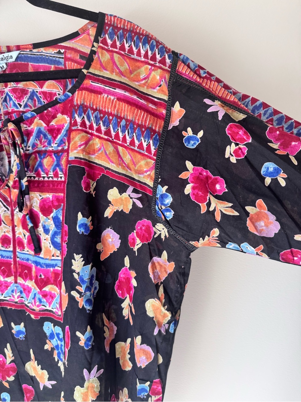 Nostalgia Black high low %100 cotton Top Multicolor Floral & black embroidery - Picture 9 of 14
